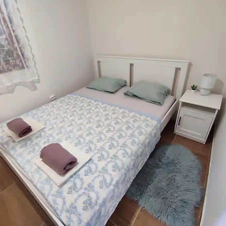 Tonka Apartment *